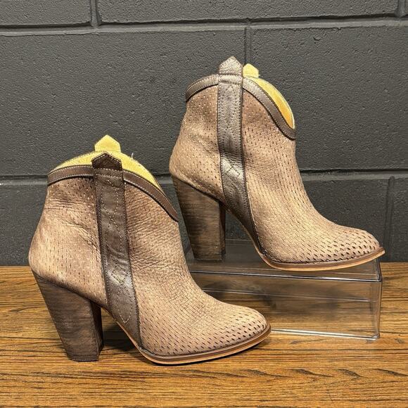 Naughty Monkey Distressed Brown Leather Western Ankle Boots Booties Women’s 9 - Picture 2 of 8